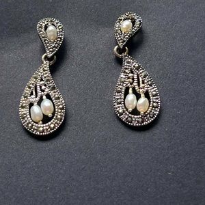 Teardrop earrings